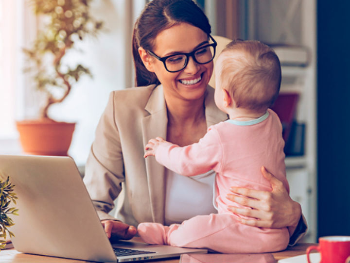 mae-home-office Home crazy office: vida de mãe entre textos e fraldas